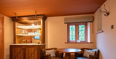 The Writers Retreat - 5 Beds Parking Much More