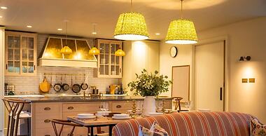 The Writers Retreat - 5 Beds Parking Much More