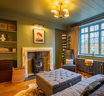 The Writers Retreat - 5 Beds Parking Much More