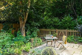 The Writers Retreat - 5 Beds Parking Much More