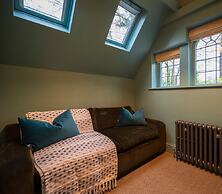 The Writers Retreat - 5 Beds Parking Much More