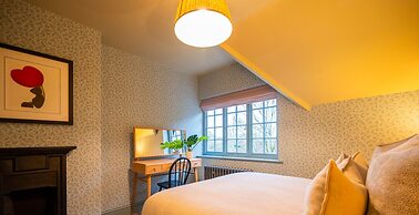 The Writers Retreat - 5 Beds Parking Much More