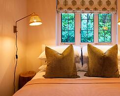 The Writers Retreat - 5 Beds Parking Much More