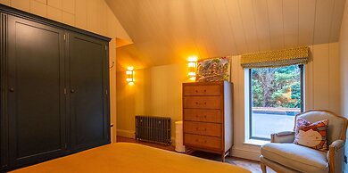 The Writers Retreat - 5 Beds Parking Much More