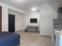 Phaedrus Living: Hoopoe Residencies 202