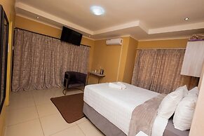 WoodMead Guest House & Events