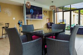 WoodMead Guest House & Events