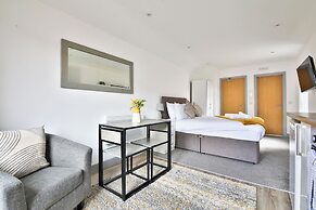 Stunning Studio In Converted Building