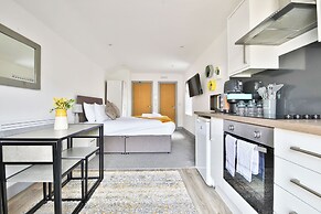 Stunning Studio In Converted Building