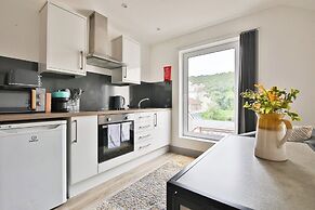 Stunning Studio In Converted Building