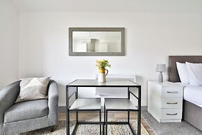 Stunning Studio In Converted Building