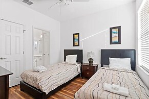 Grand Executive Deluxe 4BR Pool Home Near Disney Parks