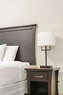 3BR Lakeside Penthouse Retreat