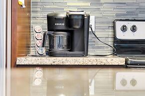 3BR Lakeside Penthouse Retreat