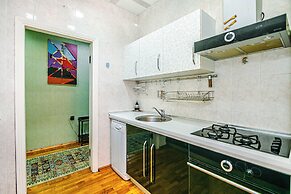 Luxury Apartment with Flame Tower View