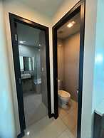 Condo Resort 1 Br by Rosenda B.