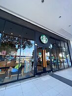 Condo Resort 1 Br by Rosenda B.