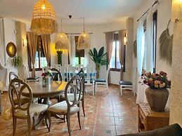 Sayalonga Villa Retreat With 7 Bedrooms