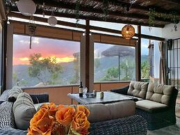 Sayalonga Villa Retreat With 7 Bedrooms