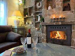 Sayalonga Villa Retreat With 7 Bedrooms