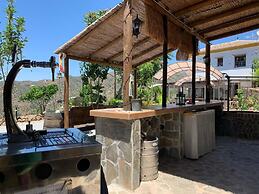 Sayalonga Villa Retreat With 7 Bedrooms