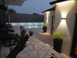 Cosy Apartment Shadesofblue M&M With Private Pool