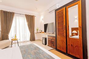 Uppuveli Beach by DSK