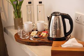 Uppuveli Beach by DSK