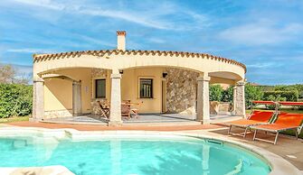 Villas with private pool in Costa Rei
