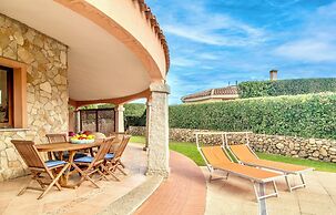 Villas with private pool in Costa Rei