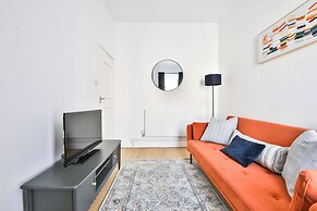 Beautifully Designed 2 Bed Apartment