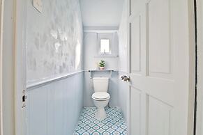 Beautifully Designed 2 Bed Apartment