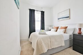 Beautifully Designed 2 Bed Apartment