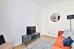 Beautifully Designed 2 Bed Apartment