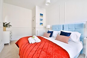 Beautifully Designed 2 Bed Apartment