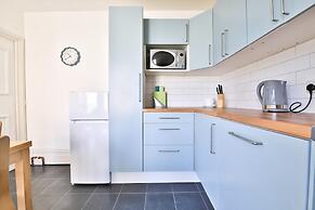 Beautifully Designed 2 Bed Apartment
