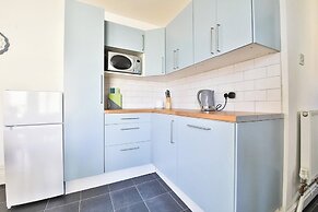 Beautifully Designed 2 Bed Apartment