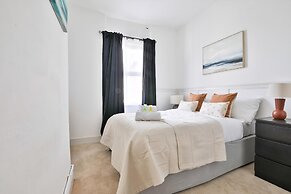Beautifully Designed 2 Bed Apartment