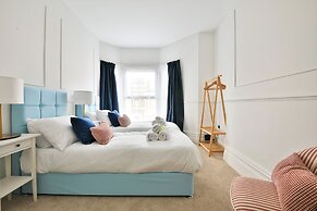 Beautifully Designed 2 Bed Apartment