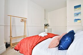 Beautifully Designed 2 Bed Apartment