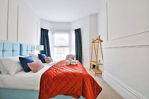 Beautifully Designed 2 Bed Apartment