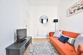 Beautifully Designed 2 Bed Apartment