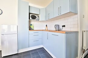 Beautifully Designed 2 Bed Apartment