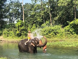 Hotel Tharu Garden