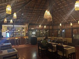 Hotel Tharu Garden