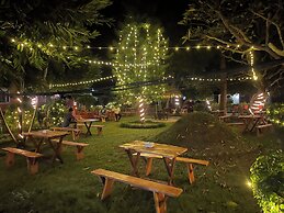 Hotel Tharu Garden