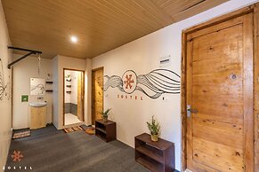 Zostel Shoja - Jibhi