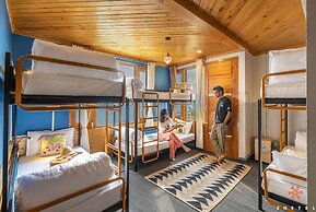 Zostel Shoja - Jibhi