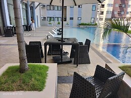 The Persimmon Studios 1233