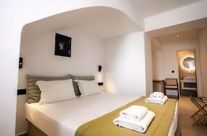 La Maltese Boutique Paros